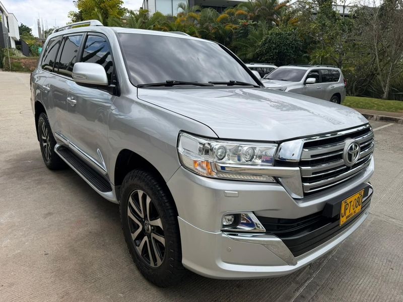 TOYOTA SAHARA LC200 IMPERIAL - imagen secundaria 2