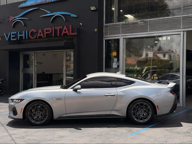 Ford Mustang GT 5.0 Gt Premium Fastback - imagen secundaria 1