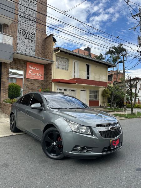 CHEVROLET CRUZE - imagen secundaria 2