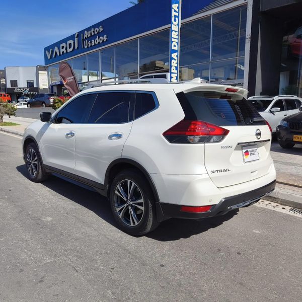 Nissan X-Trail 2.5 Advance 2023  33.900 km  Blanca - imagen secundaria 2