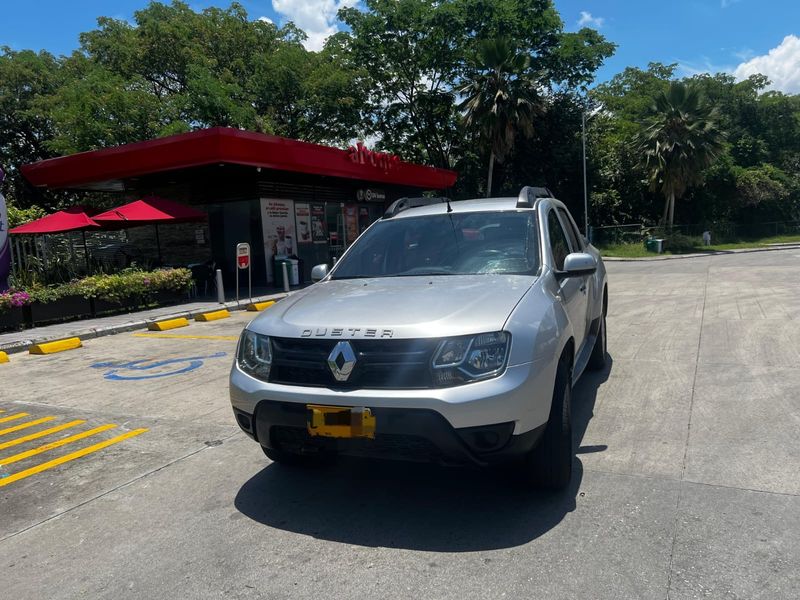 RENAULT DUSTER OROCH 2017 - imagen secundaria 1