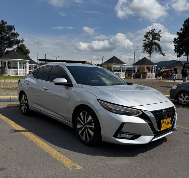 Nissan Sentra 2021 - imagen secundaria 1