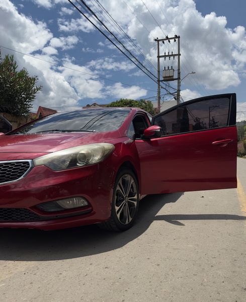Kia cerato pro 2015 buen estado excelente precio - imagen secundaria 2