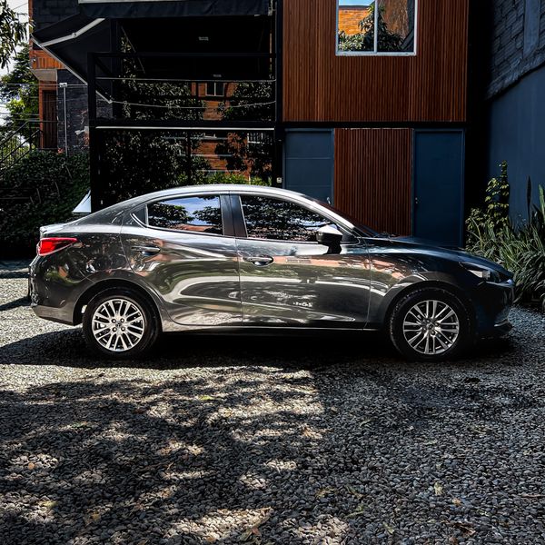 Mazda 2 Grand Touring Sedan 2023 - imagen secundaria 1