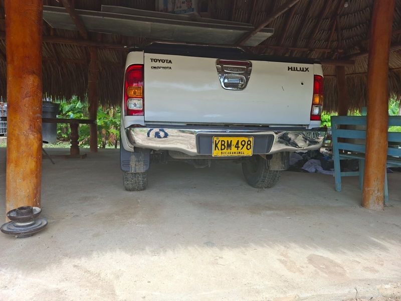 Toyota hilux vigo 2011 4x4 gasolina - imagen secundaria 2