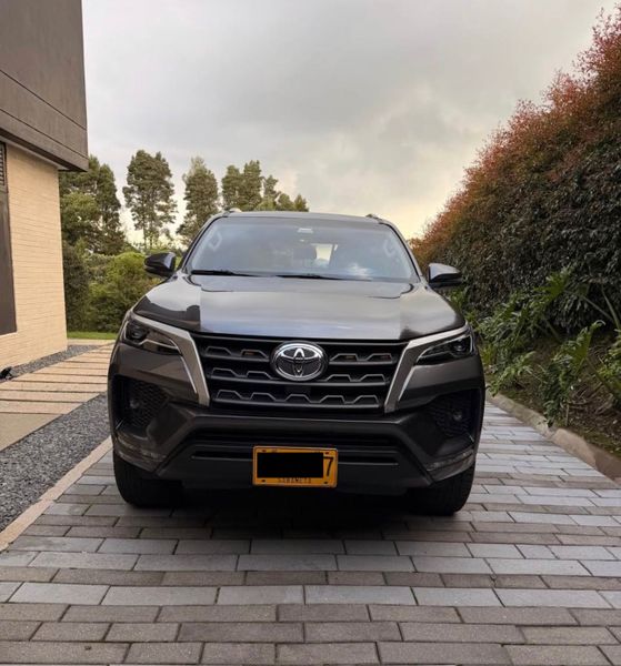 Toyota fortuner 2.4 2021 - imagen secundaria 2