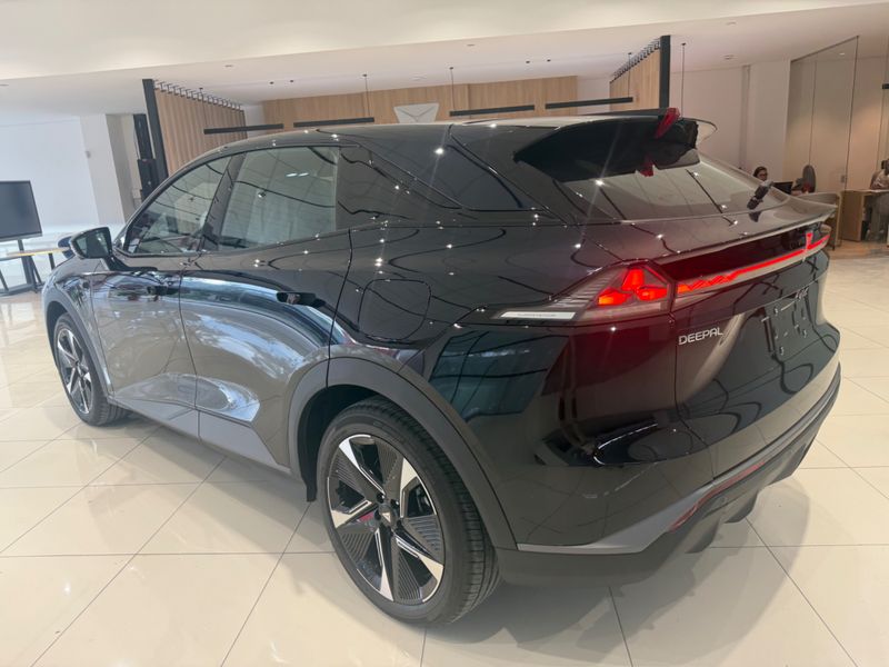 Deepal S07 eléctrico autonomía 550 km - imagen secundaria 2