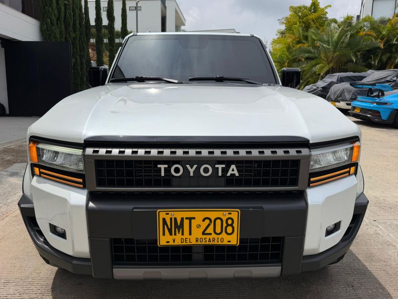 TOYOTA PRADO TXL 2.4 GASOLINA - imagen secundaria 1