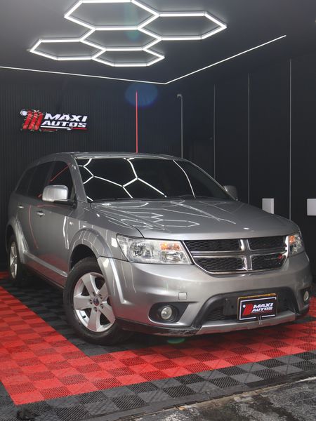 DODGE JOURNEY SE 2017 2.4L AUTOMATICA 4X2 PLATA KMS 115.000 - imagen secundaria 1