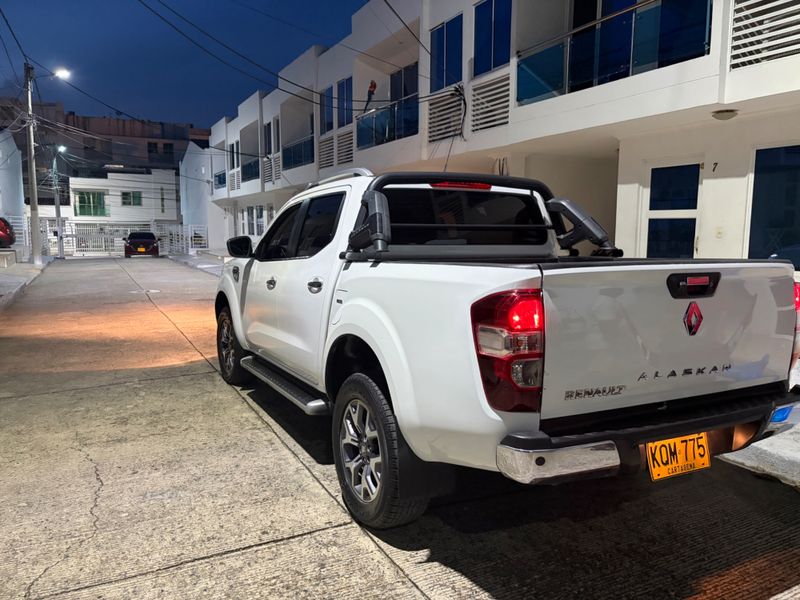 Renault Alaskan 2023 2.5TD automatica - imagen secundaria 1