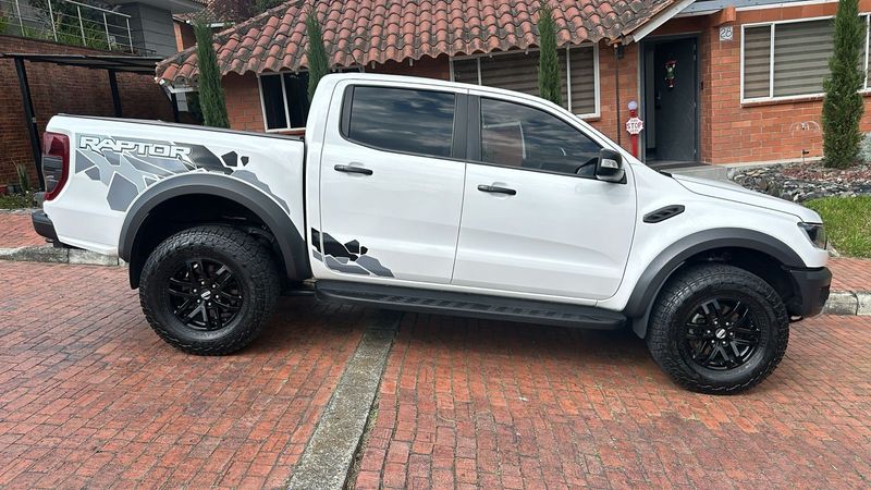 Ford Ranger Raptor 2022 2.0 Biturbo - imagen secundaria 2