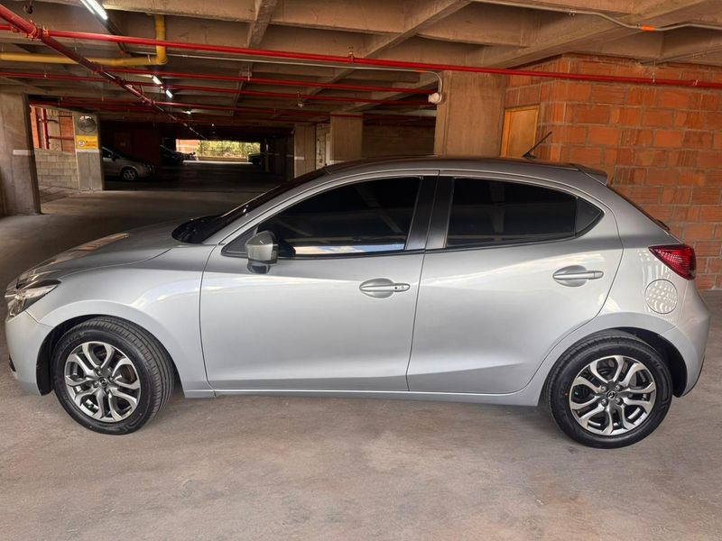 Mazda 2 grand touring modelo 2017 - imagen secundaria 2