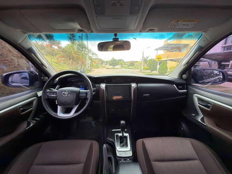 Toyota fortuner gasolina 2020 - imagen secundaria 1