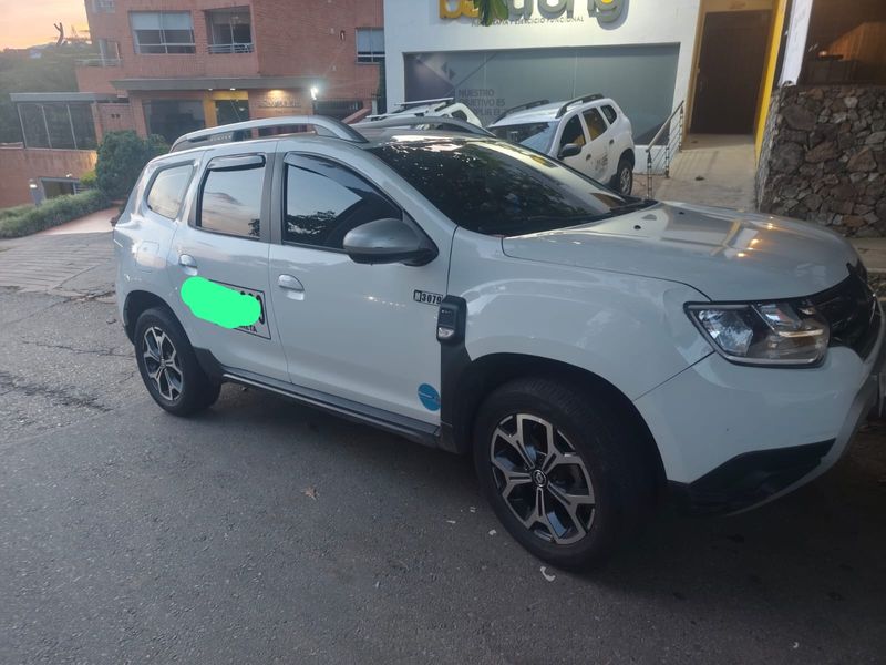 Renault Duster Intense 1300 Turbo 44 - imagen secundaria 2