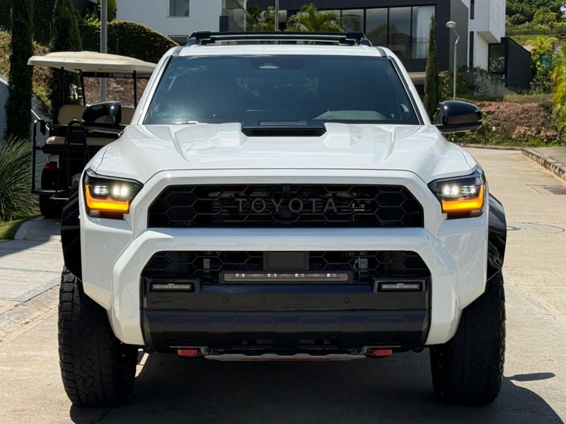 TOYOTA 4RUNNER TRD PRO - imagen secundaria 1