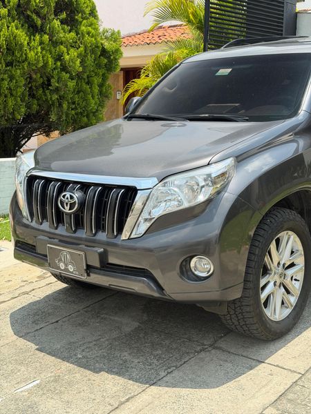 Toyota Prado TXL - imagen secundaria 1