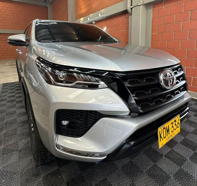 Toyota fourtuner Diesel - imagen 1