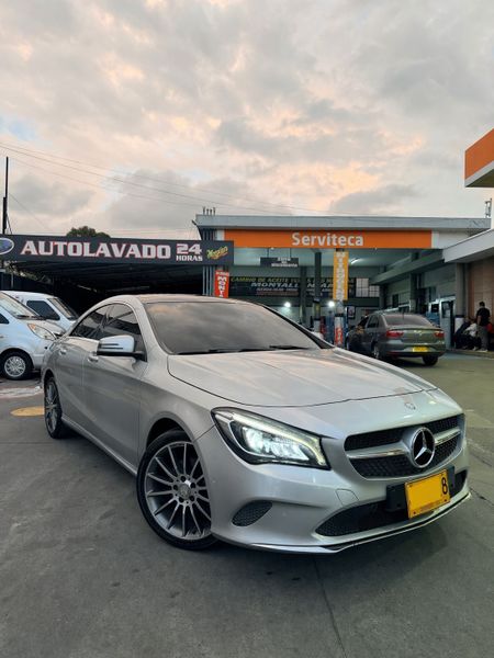 Mercedes Benz Cla 180 Amg line 2017 - imagen secundaria 2