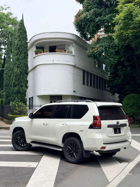 Toyota Prado TXL Versión Japonesa 2011 - imagen secundaria 2