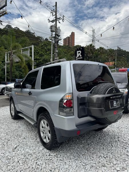 MITSUBISHI MONTERO 3.5 HARD 2017 - imagen secundaria 1
