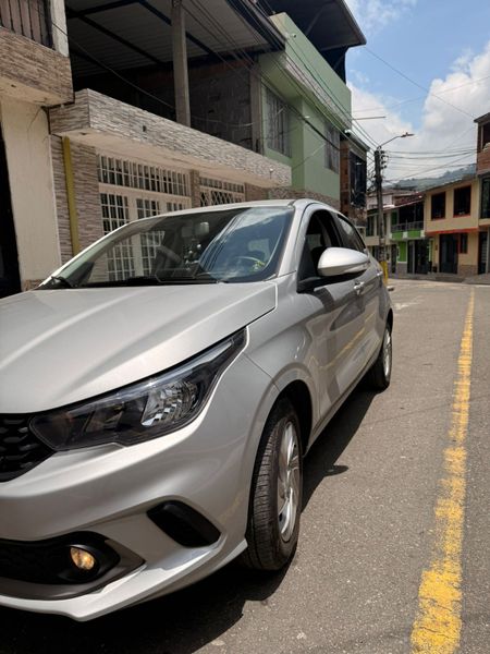 fiat argo drive 1.3l MT - imagen secundaria 1
