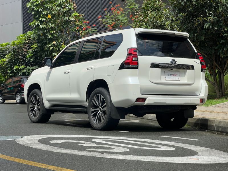 Toyota Prado TXL 2.8 2021 - imagen secundaria 2