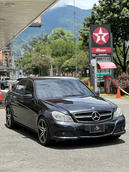 Mercedes Benz C-180 AMG - imagen secundaria 2