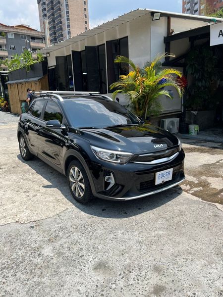 KIA STONIC ZENITH - imagen secundaria 2