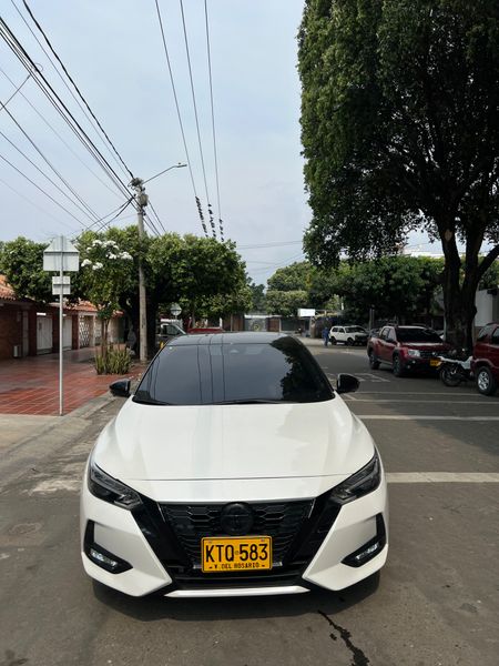Nissan Sentra Full 2022 - imagen secundaria 2