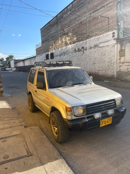 Mitsubishi Montero 4x4 - imagen secundaria 1