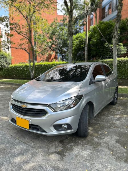 Chevrolet Onix ltz MT 2018 - imagen secundaria 1