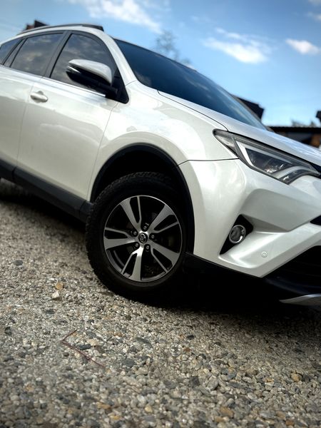 Toyota Rav 4 - imagen secundaria 2