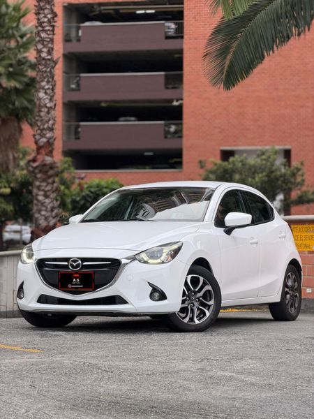 Vencambio Mazda 2 2017 Grand Touring - imagen 1