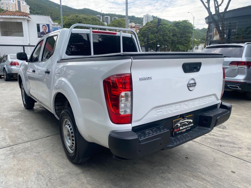 NISSAN FRONTIER 2024  2.5 MT 4X2 POCO KM - imagen secundaria 2