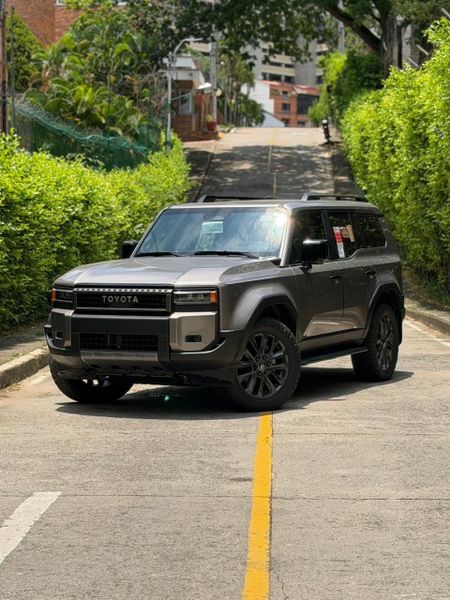 TOYOTA PRADO TXL 2026 HÍBRIDA 0 KM - imagen 1