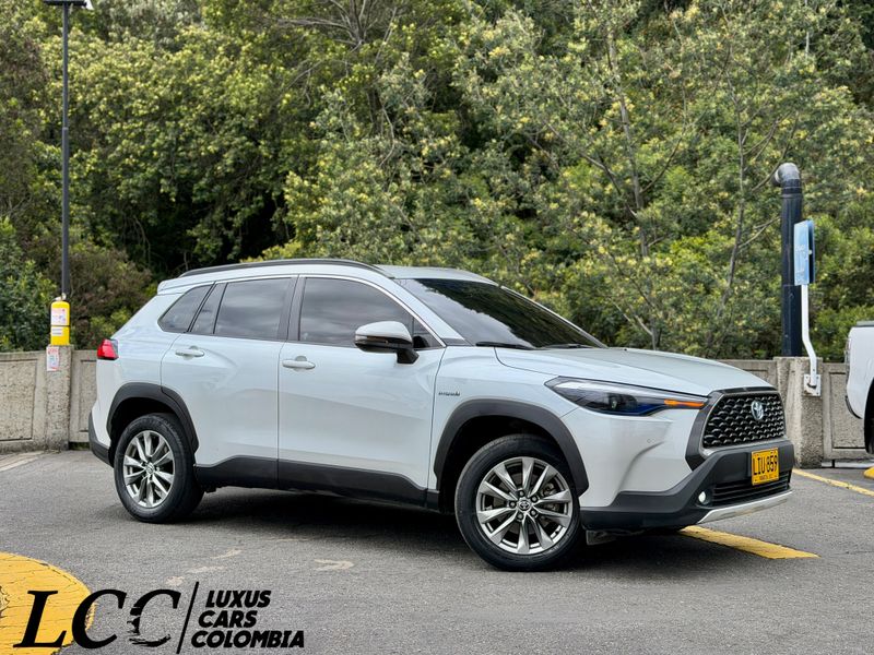 Toyota Corolla Cross XEI HEV 2023 - imagen secundaria 1
