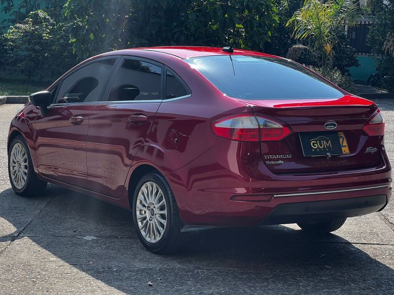 Ford Fiesta Titanium 2015 - imagen secundaria 1