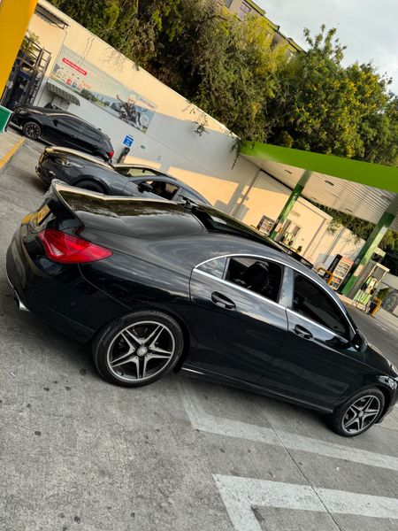 Mercedes Benz CLA 180 - imagen secundaria 1
