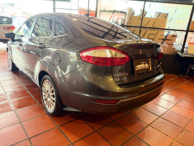 Ford Fiesta Titanium sedan Automático 2016. - imagen secundaria 2