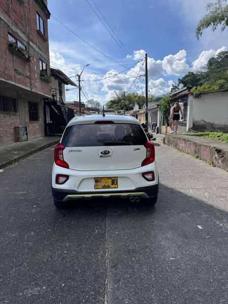 Kia picante x-line - imagen secundaria 1