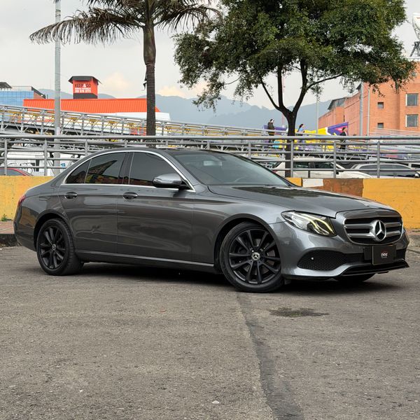 MERCEDES BENZ E200 - imagen secundaria 2