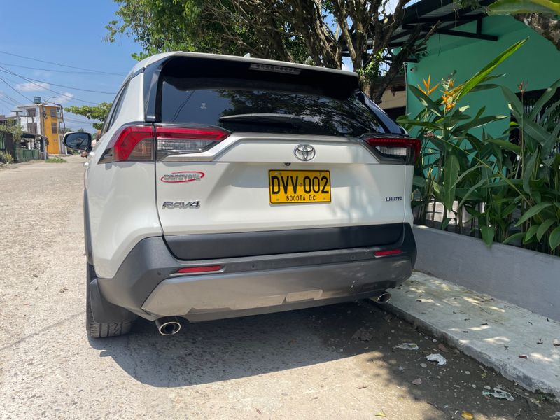 Toyota Rav 4 2.5 Limited - imagen secundaria 2