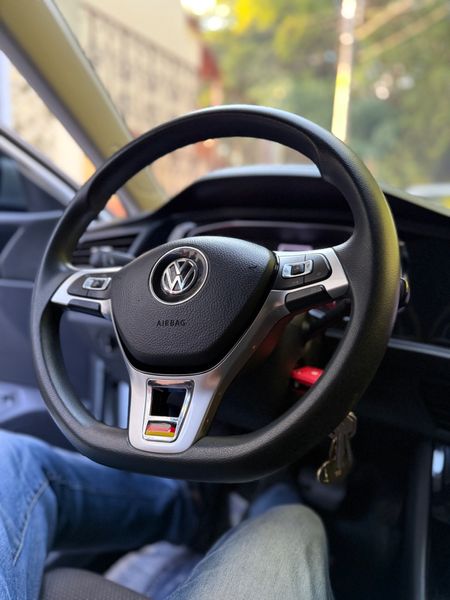 Volkswagen Jetta Comfortline 2019 - imagen secundaria 2