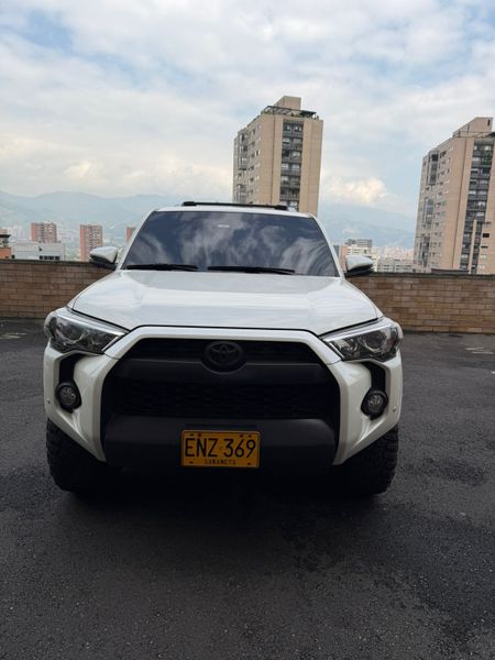 Toyota 4RUNNER SR5 2019 BLINDADA 2 PLUS - imagen secundaria 1