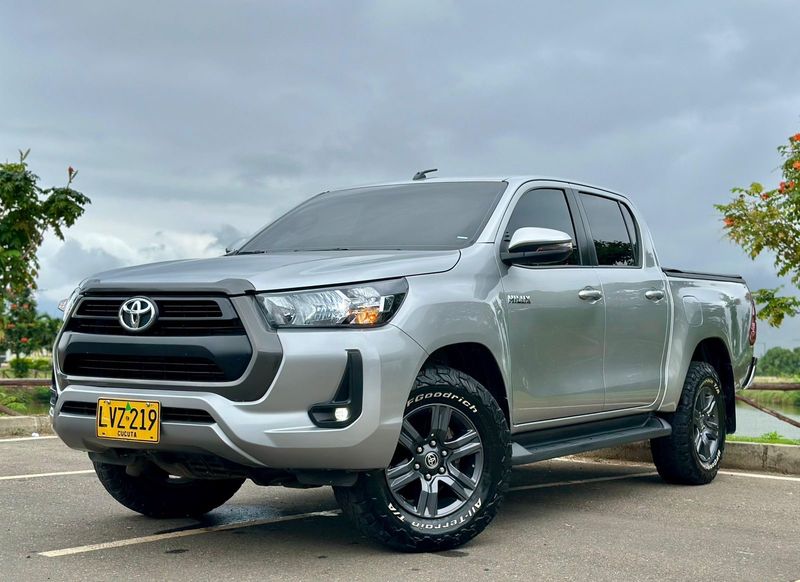Toyota Hilux diesel 2.4 mecánica 2023 - imagen 1