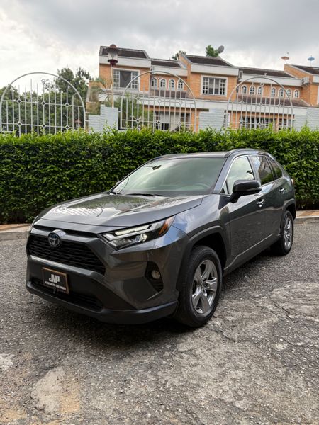 Toyota Rav4 XLE Híbrida 4x4 2022 - imagen secundaria 2