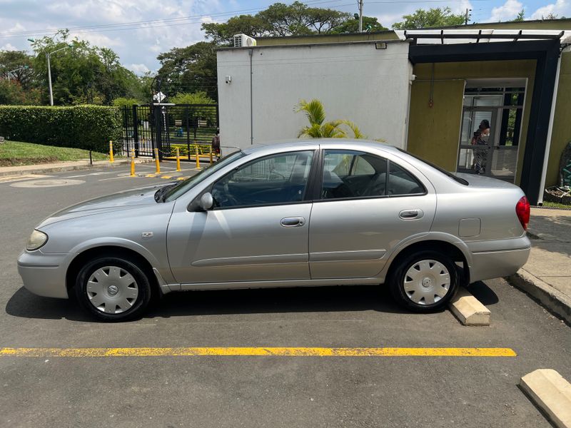 Nissan Almera 2007 - imagen secundaria 1