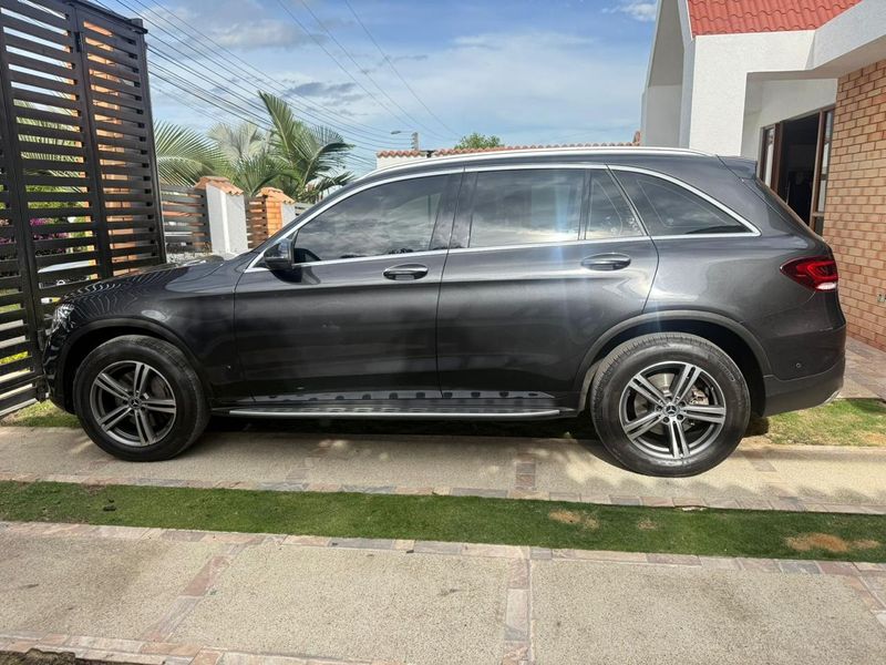 Mercedes benz GLC300 - imagen secundaria 1