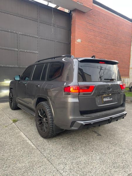 Toyota Land Cruiser Lc300 ZX 2024 Diesel 4x4 Blindada Nivel 2 Plus - imagen secundaria 2