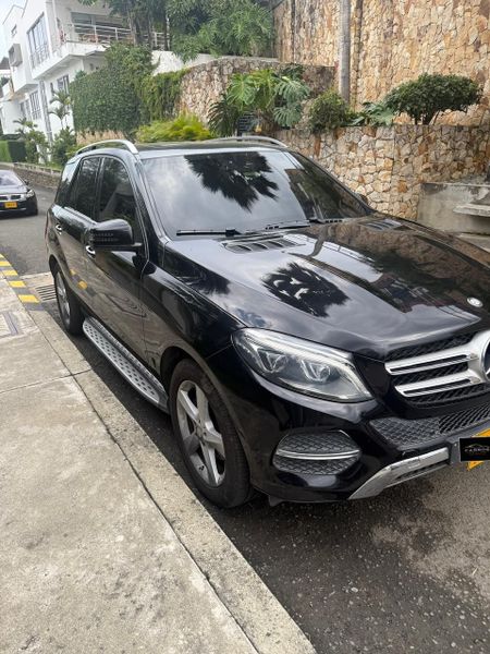 Mercedes Benz GLE 250d - imagen secundaria 1